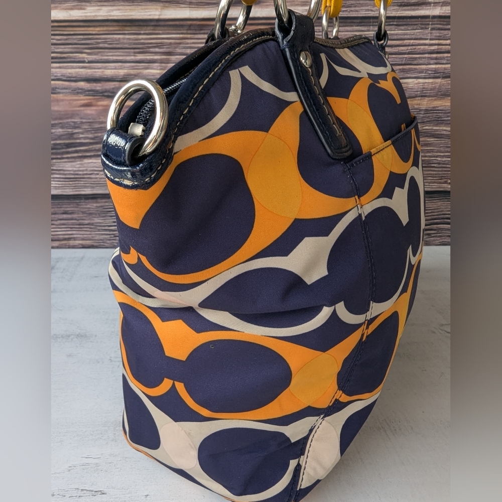 🌹Coach D 24541  Black and Orange Graphic Shoulder Bag - Picture 4 of 12